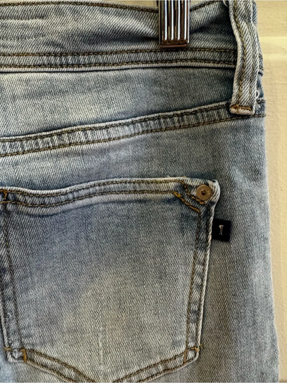 Pilcro Anthropologie Slim Boyfriend Crop Distressed Jeans 26